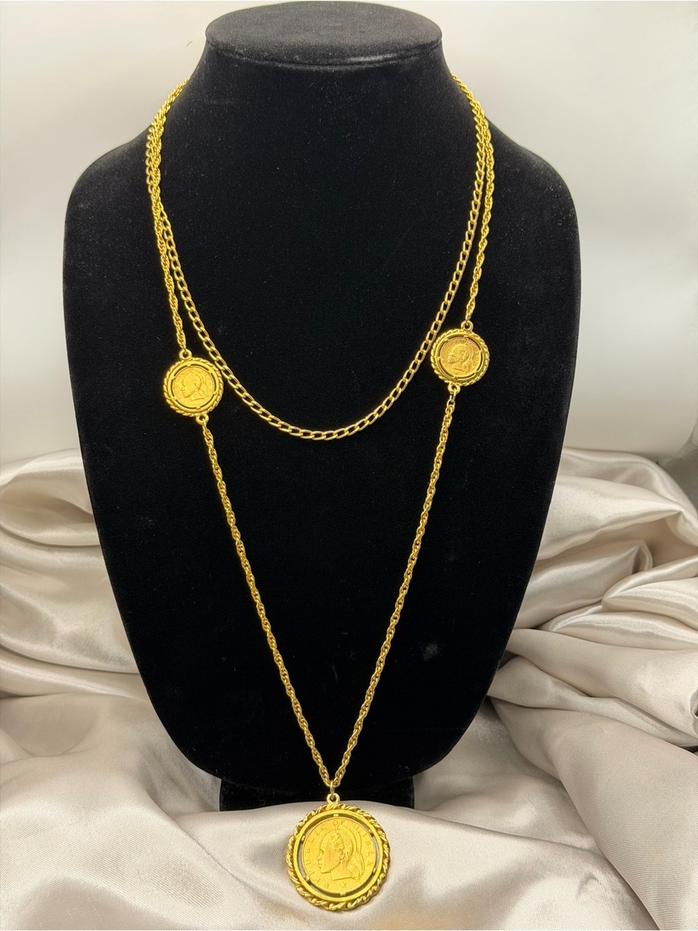 Vintage 1960 Republic of Liberia Coin Station Necklace - Gold Tone